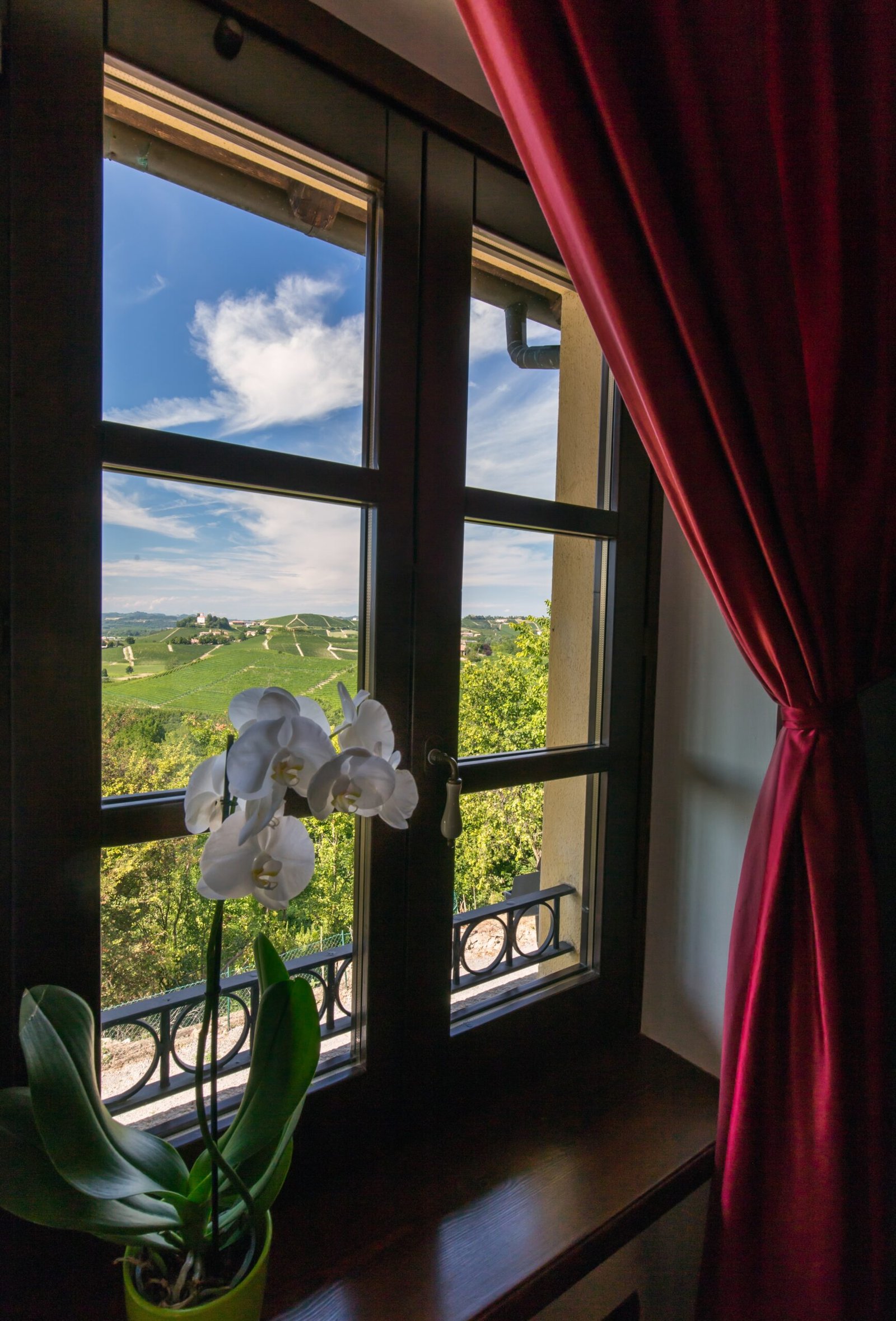 Surprising curtains for bay windows